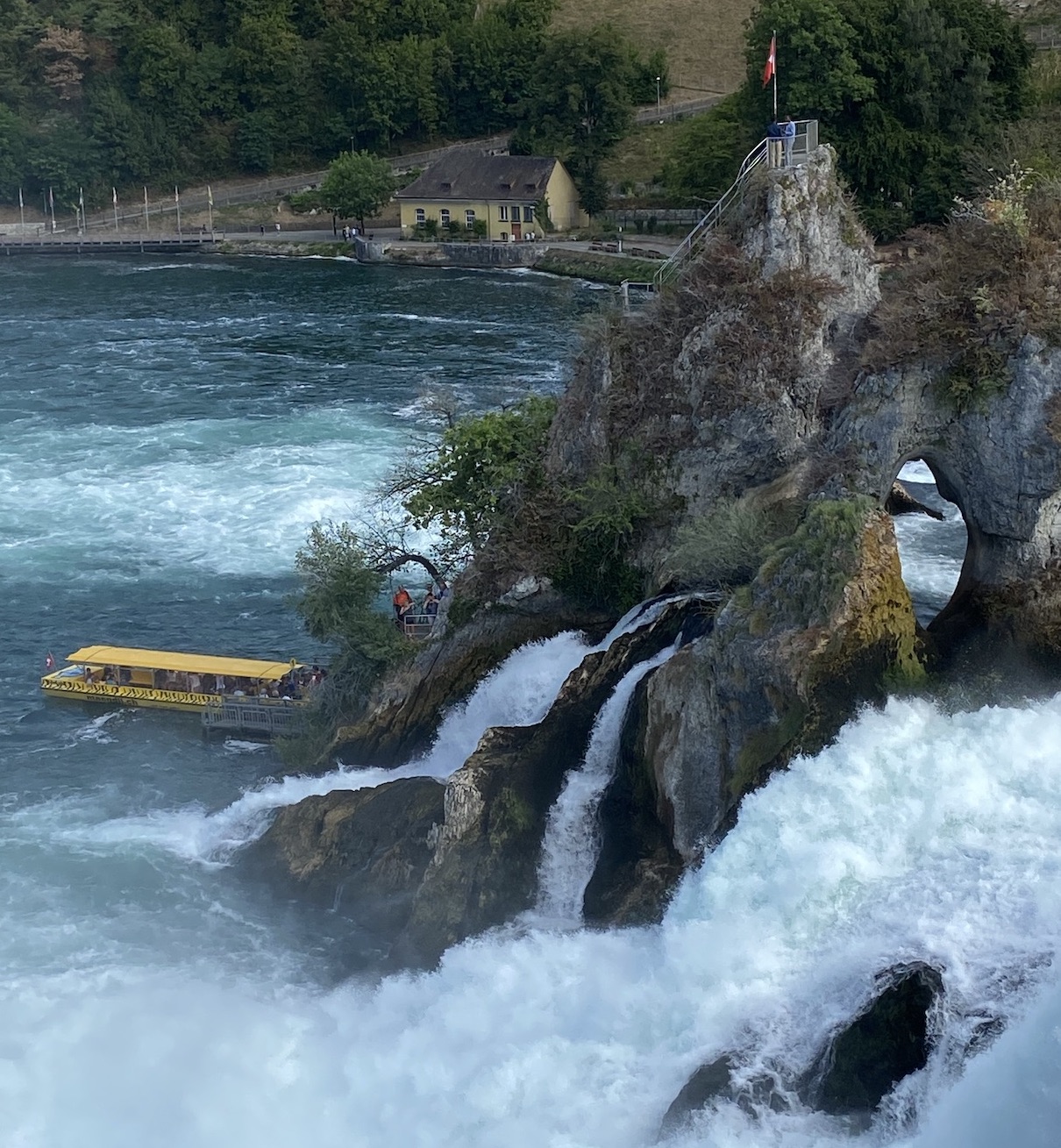瑞士行 2 : 萊茵瀑布歐洲之最 thumbnail