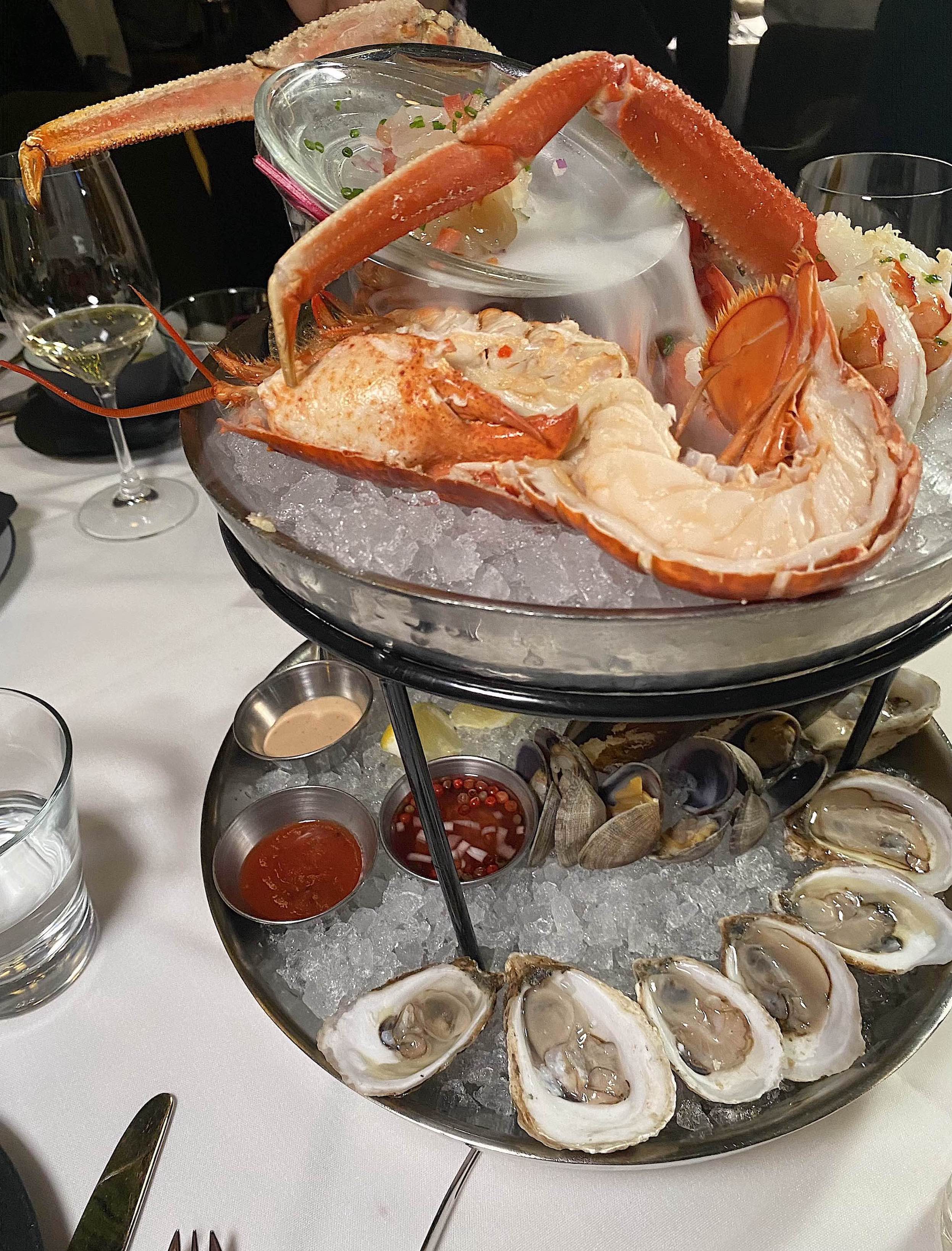 Riley’s Fish & Steak：讓潮汐節奏引領菜單變化 thumbnail